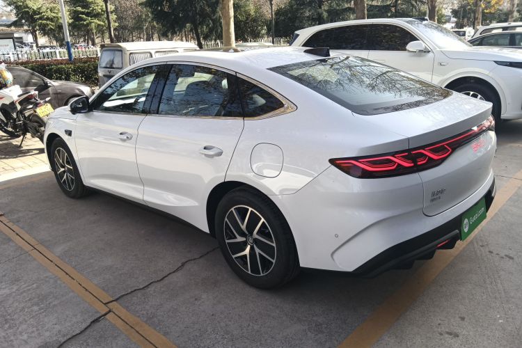 比亚迪 秦L 2025款 DM-i 智驾版 120KM领先型车身外观4