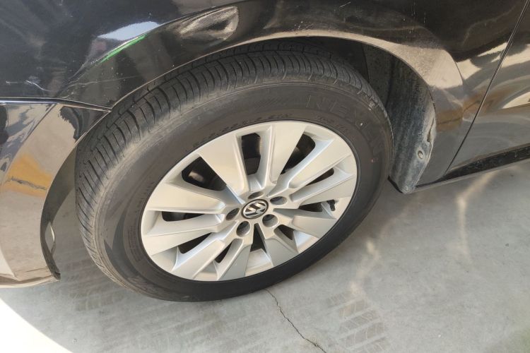 大众 朗逸 2013款 改款经典 1.6L 自动舒适版车身外观6007