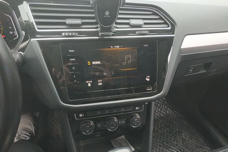 大众 途观L 2021款 330TSI 自动两驱智享版中控内饰16