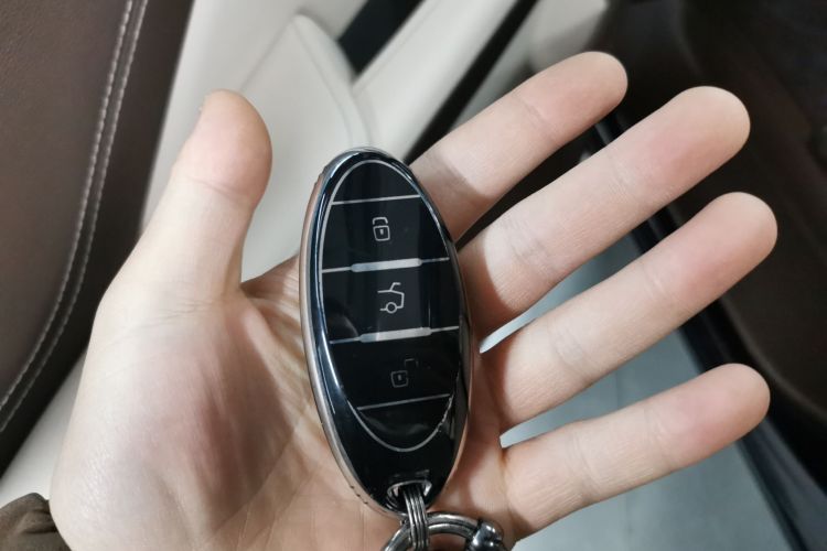 奔腾M9 2023款 2.0T 尊享型中控内饰11