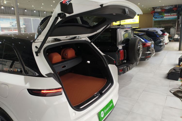 理想汽车 理想L7 2023款 Air机舱底盘23