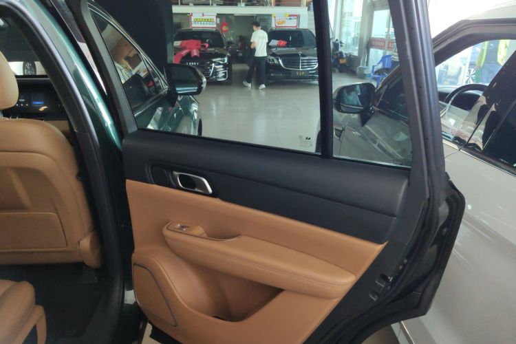 理想汽车 理想ONE 2021款 增程6座版中控内饰45