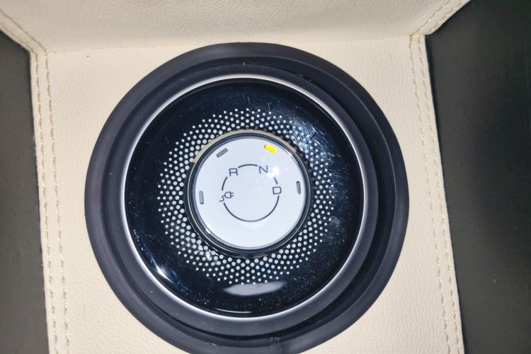 五菱汽车 五菱缤果 2024款 203km 轻享款中控内饰18