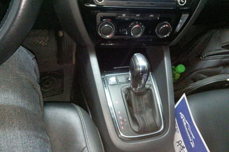 大众 速腾 2017款 1.6L 自动舒适型中控内饰18