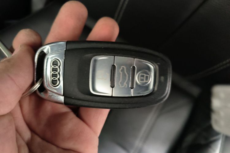 奥迪A6L 2017款 30 FSI 舒适型中控内饰11