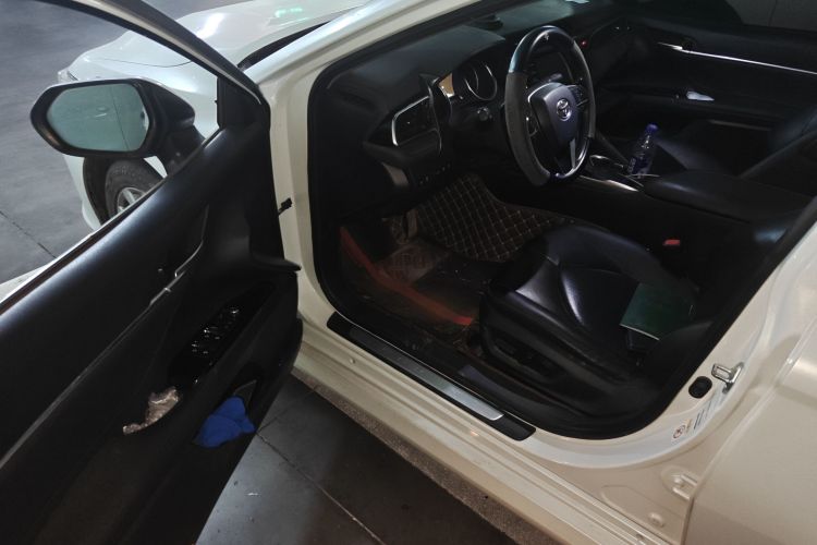 丰田 凯美瑞 2018款 2.0G 豪华版中控内饰7003