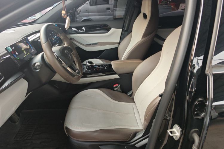 比亚迪 秦PLUS 2024款 荣耀版 DM-i 55KM领先型中控内饰19