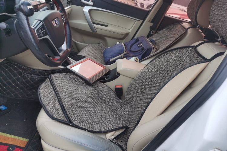 吉利汽车 帝豪 2017款 三厢百万款 1.5L CVT豪华型局部细节19