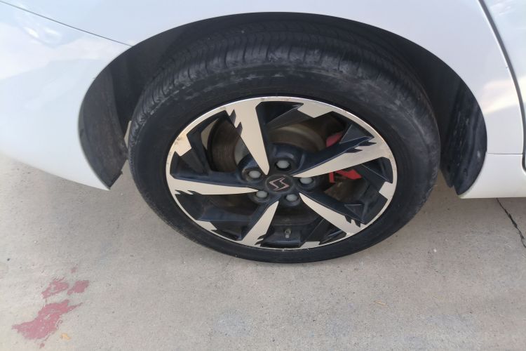 思皓A5 2022款 1.5T CVT青春版车身外观6008