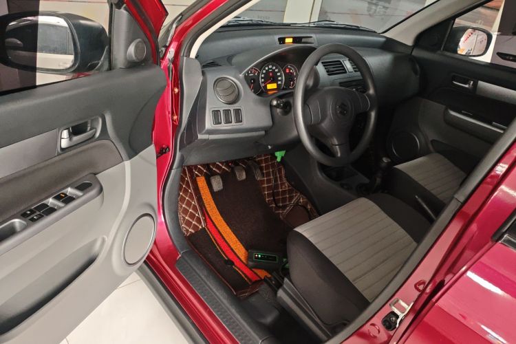 铃木 雨燕 2014款 1.3L 手动标准型中控内饰20