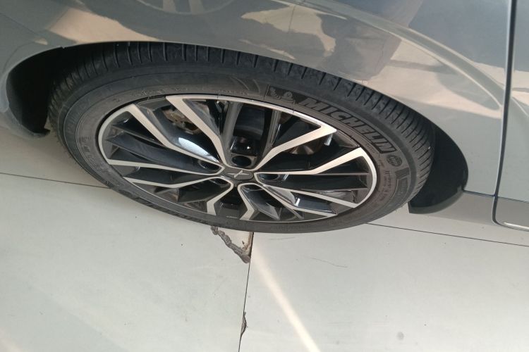 小鹏P5 2022款 460E+车身外观6008