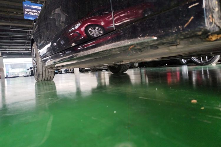 奔驰C级 2023款 改款 C 200 L 运动版局部细节9001