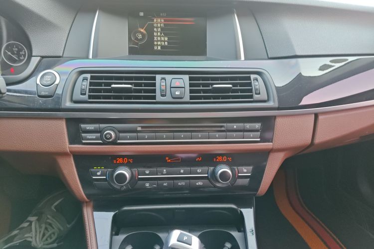 宝马5系 2017款 520Li 典雅型中控内饰16