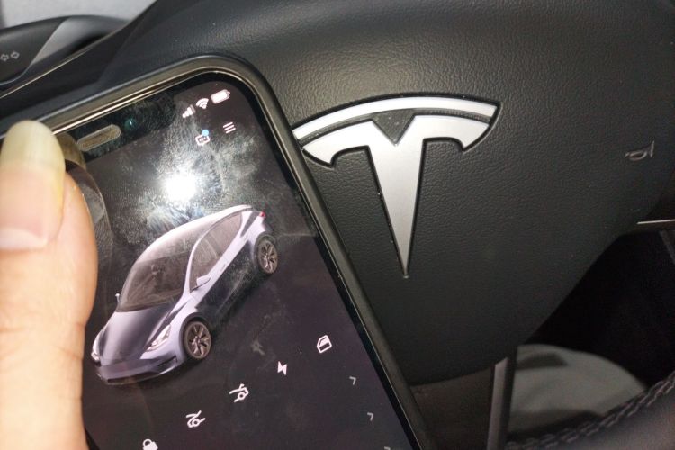 特斯拉 Model Y 2023款 后轮驱动版中控内饰7001