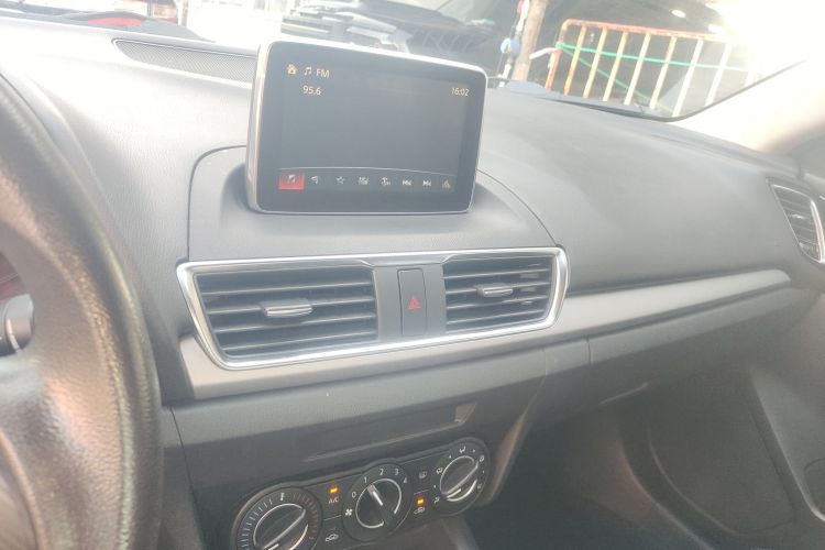 马自达3 昂克赛拉 2014款 三厢 1.5L 自动舒适型中控内饰16