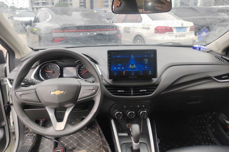 雪佛兰 科沃兹 2020款 325T 自动欣悦版中控内饰7002