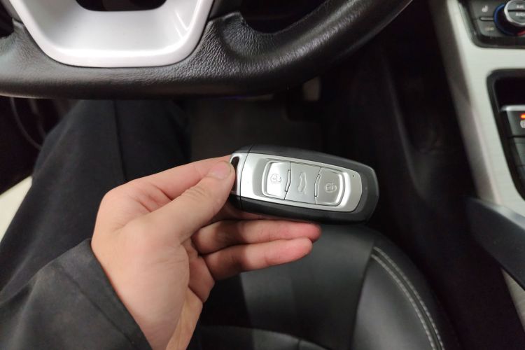 吉利汽车 博越 2020款 1.8TD DCT两驱智联型4G互联版中控内饰7001