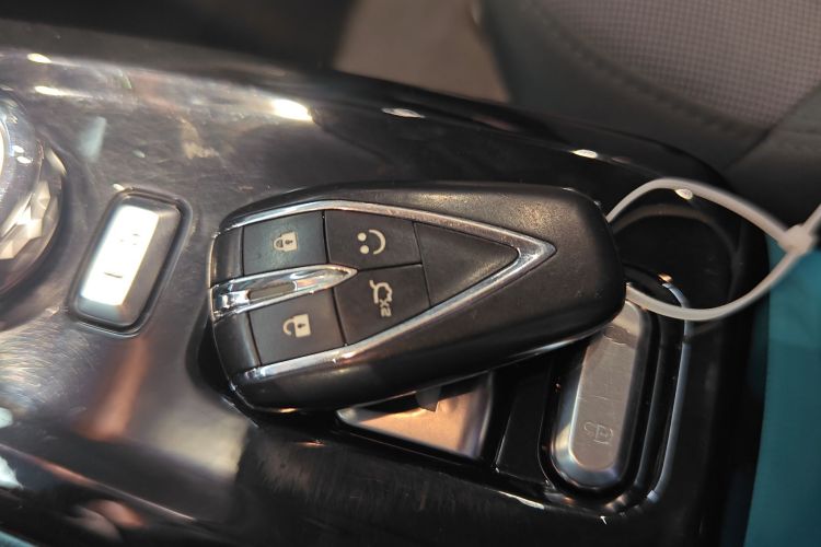 长安启源 长安Lumin 2022款 210km 香甜款中控内饰11