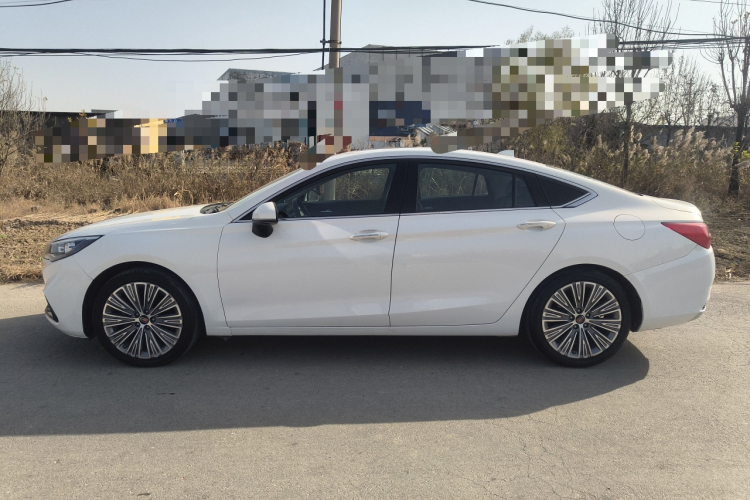 红旗H5 2022款 经典款 改款 1.5T DCT旗韵版车身外观6003