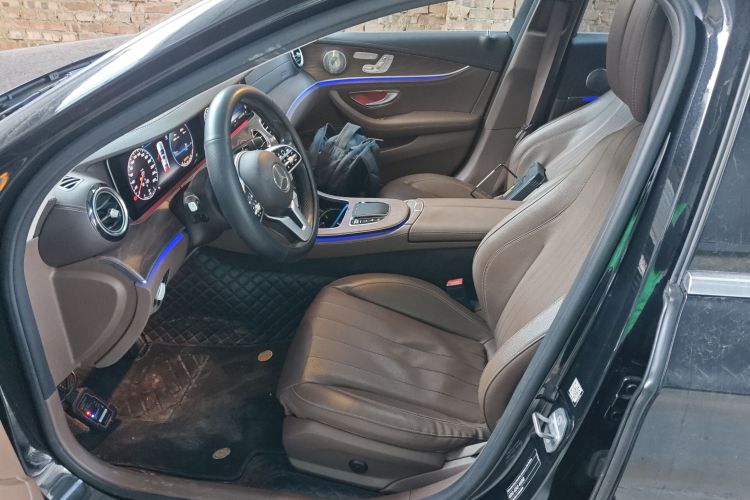 奔驰E级 2020款 E 300 L 时尚型中控内饰20