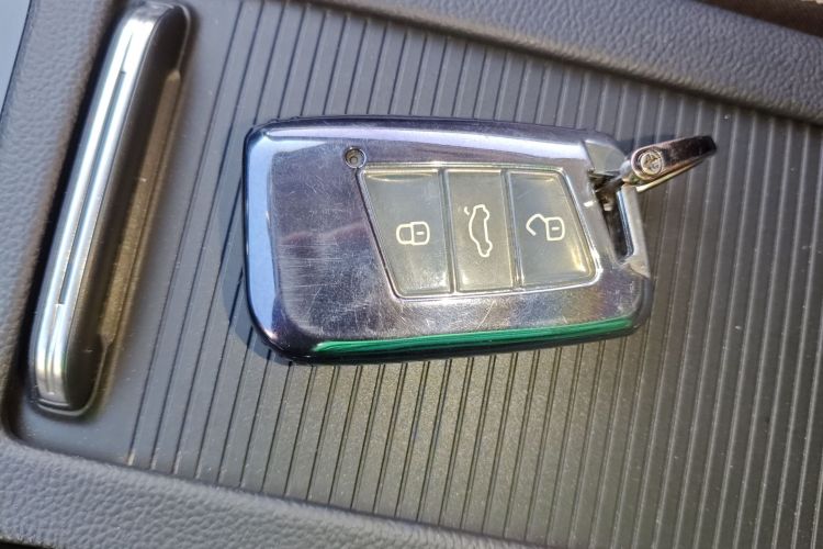 大众 迈腾GTE插电混动 2020款 GTE 豪华型中控内饰7001