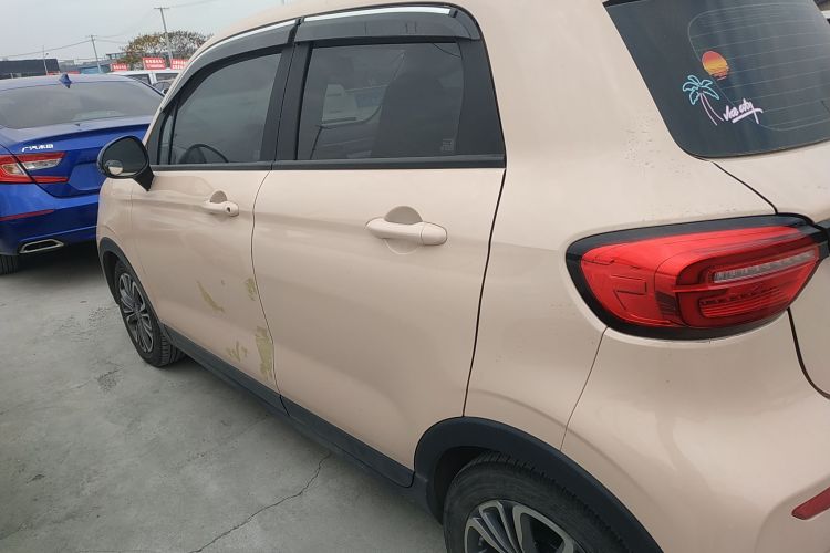 零跑汽车 零跑T03 2021款 400微糖版车身外观4