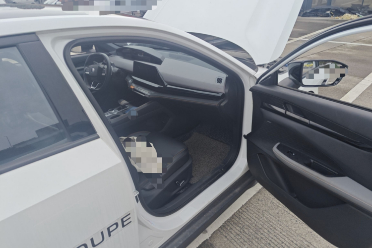 长安UNI-V 2022款 1.5T 智慧领航型局部细节9005