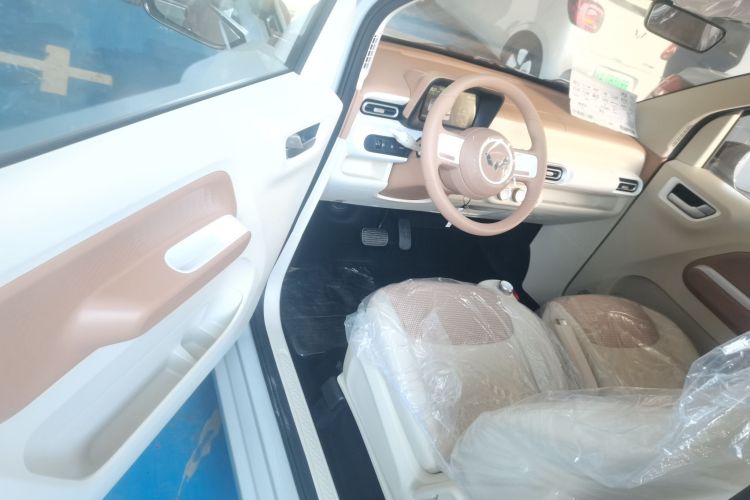 五菱汽车 宏光MINIEV 2024款 第三代 215km 青春版中控内饰7003