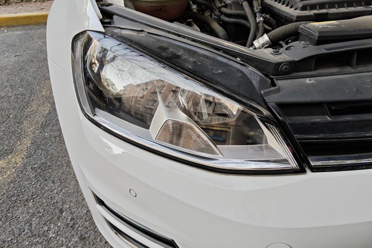 大众 高尔夫 2017款 230TSI 自动豪华百万辆纪念版车身外观8