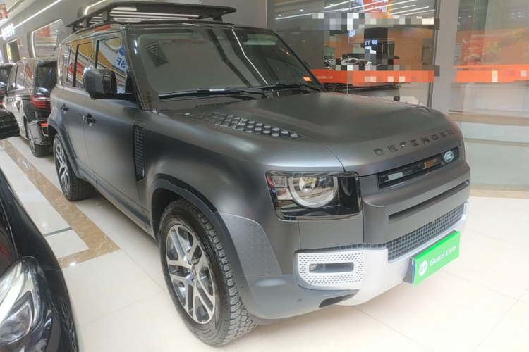 路虎卫士 2024款 110 3.0T P400 暗黑特别版车身外观6002