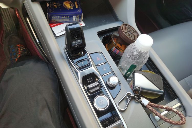 领克09 EM-P 2023款 2.0TD EM-P 远航版PM 七座局部细节18