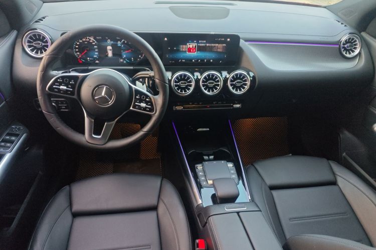 奔驰GLA 2023款 GLA 220中控内饰7002