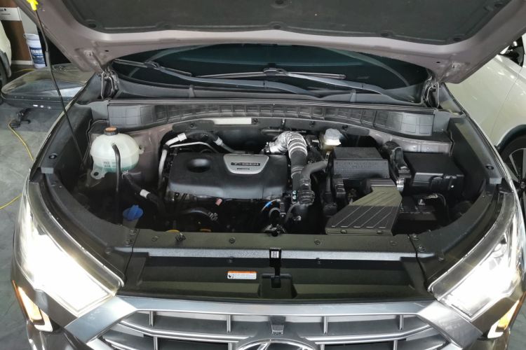 现代 途胜 2019款 280TGDi 双离合两驱智联版 国V机舱底盘24