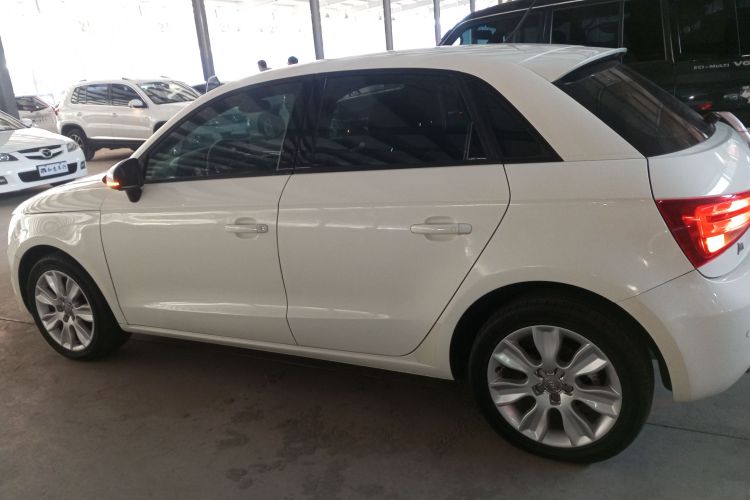 奥迪A1 2014款 30 TFSI Sportback时尚型车身外观4