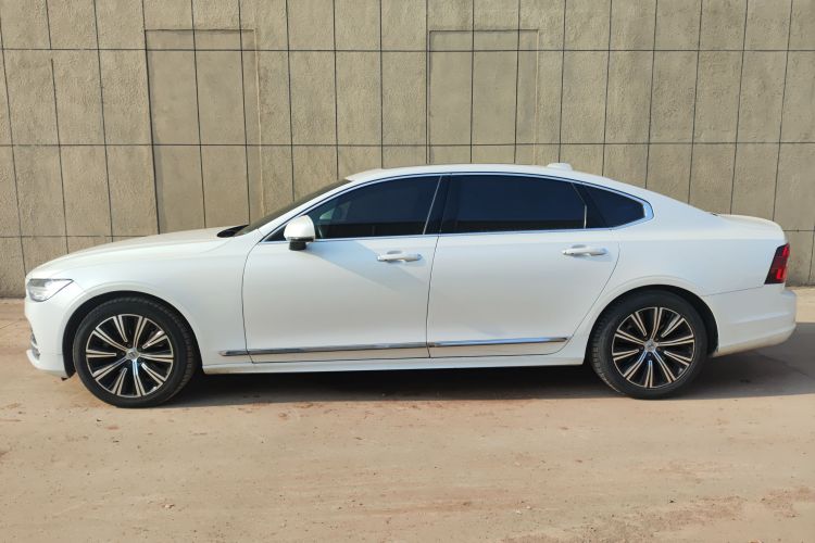 沃尔沃S90 2021款 B5 智远豪华版车身外观4