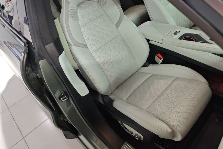 极氪001 2024款 YOU版 100kWh 四驱局部细节41