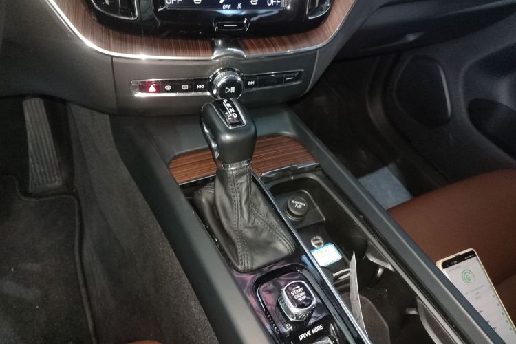 沃尔沃XC60 2019款 T5 四驱智远版 国V中控内饰18