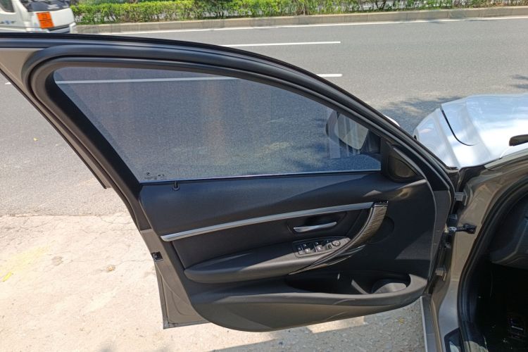 宝马3系 2018款 320Li 领先型豪华套装中控内饰47