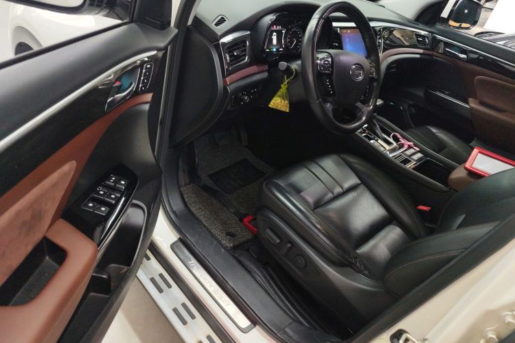 广汽传祺 传祺GS8 2017款 320T 两驱豪华智联版（七座）中控内饰20