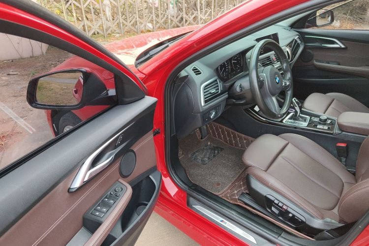 宝马1系 2020款 120i M运动套装中控内饰20