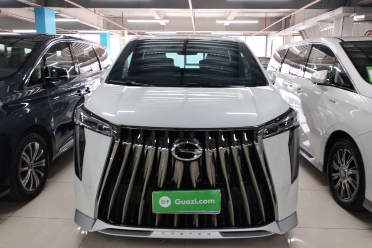 广汽传祺 传祺M8 2023款 宗师系列 400T 至尊版车身外观2