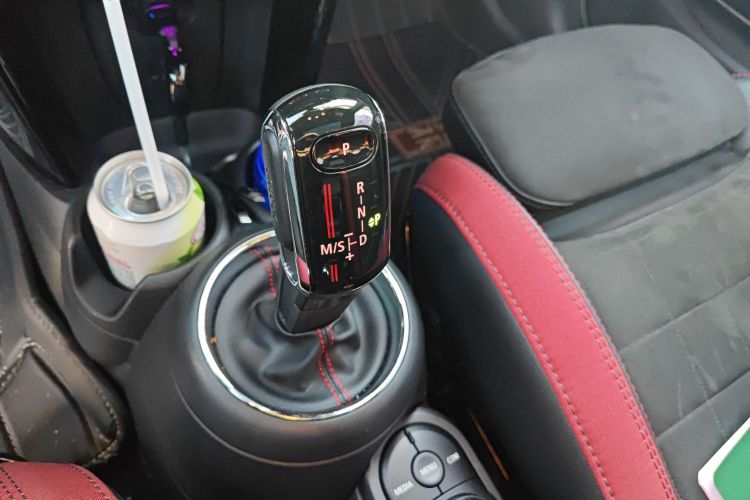 MINI 2019款 2.0T COOPER S 赛车手中控内饰18