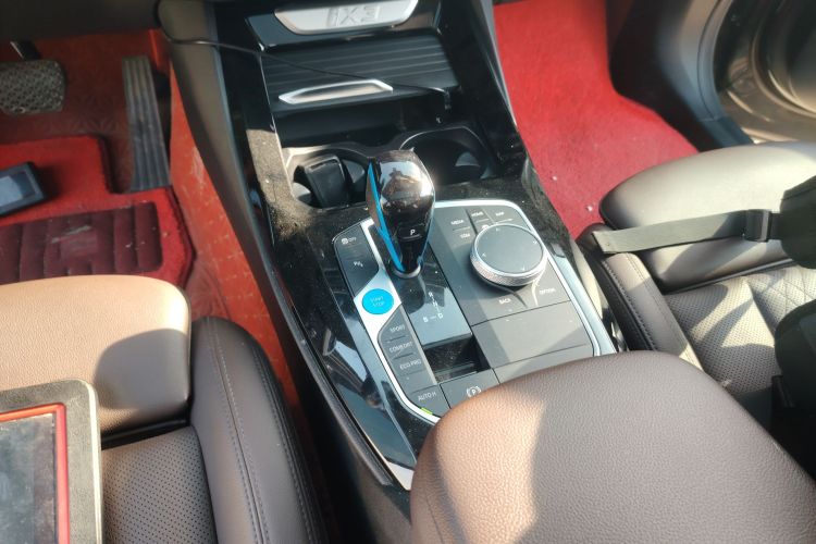 宝马iX3 2022款 领先型中控内饰18