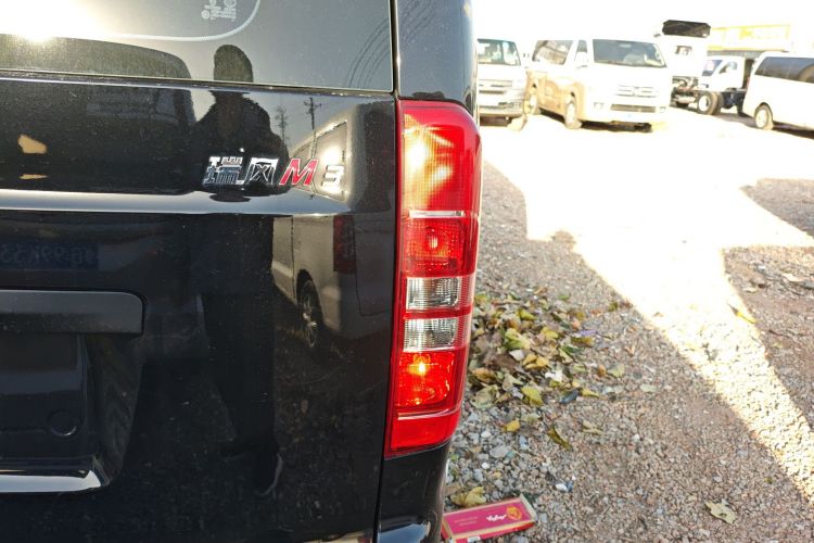 江淮瑞风 瑞风M3 2022款 1.8L 7座标准版车身外观6006