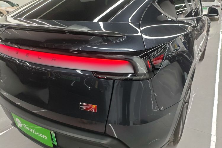 特斯拉 Model Y 2025款 长续航全轮驱动 首发版车身外观6003