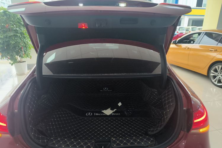 奔驰A级 2020款 改款二 A 180 L 运动轿车机舱底盘23