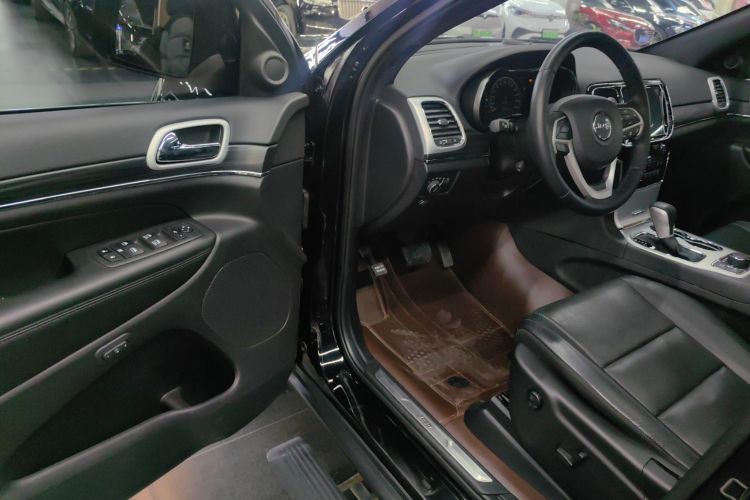 Jeep 大切诺基(进口) 2021款 3.0L 80周年纪念版中控内饰20