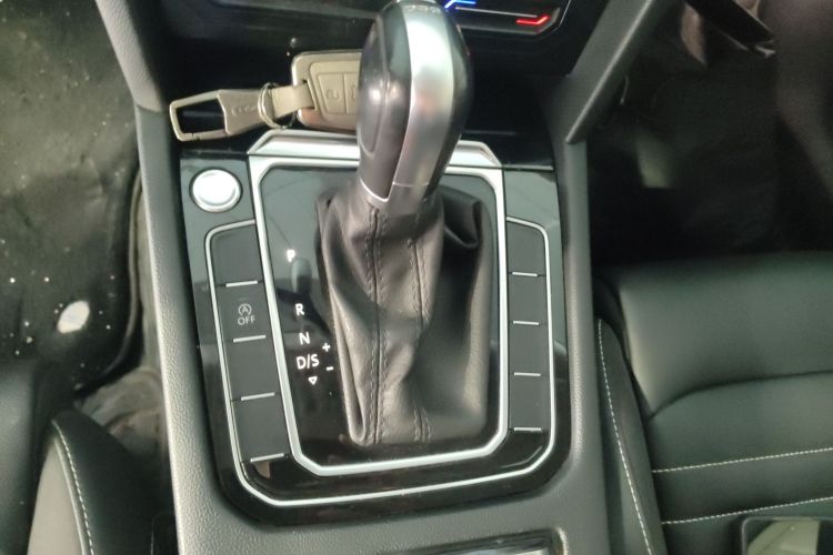 大众 迈腾 2020款 330TSI DSG 豪华型中控内饰18