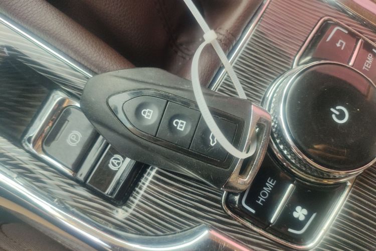 猎豹汽车 猎豹CS9 2018款 1.5T 手动劲酷型中控内饰11