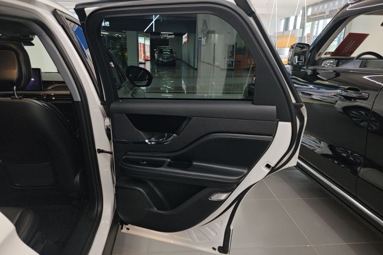 林肯 冒险家 2022款 2.0T 两驱尊雅版中控内饰45